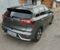 Серый Киа Niro, объемом двигателя 1.58 л и пробегом 172 тыс. км за 15900 $, фото 2 на Automoto.ua