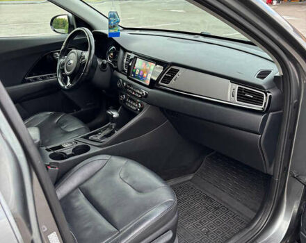 Серый Киа Niro, объемом двигателя 1.6 л и пробегом 144 тыс. км за 17300 $, фото 24 на Automoto.ua