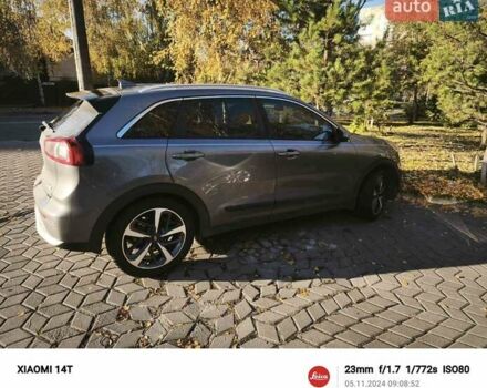 Сірий Кіа Niro, об'ємом двигуна 1.6 л та пробігом 148 тис. км за 14999 $, фото 17 на Automoto.ua