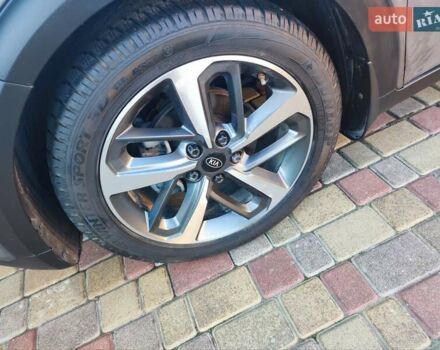 Сірий Кіа Niro, об'ємом двигуна 1.6 л та пробігом 148 тис. км за 14999 $, фото 38 на Automoto.ua
