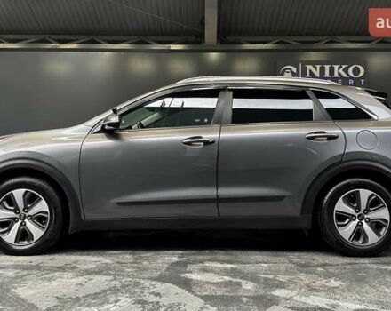 Кіа Niro 2017 у Києві на Automoto.ua Сірий Кіа Niro, об'ємом двигуна 1.6 л та пробігом 213 тис. км за 14000 $, фото 7 на Automoto.ua