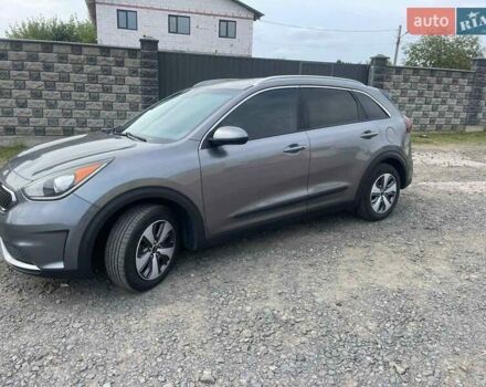 Серый Киа Niro, объемом двигателя 1.58 л и пробегом 140 тыс. км за 15500 $, фото 6 на Automoto.ua