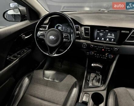 Кіа Niro 2017 у Києві на Automoto.ua Сірий Кіа Niro, об'ємом двигуна 1.6 л та пробігом 213 тис. км за 14000 $, фото 29 на Automoto.ua
