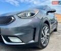 Сірий Кіа Niro, об'ємом двигуна 1.58 л та пробігом 92 тис. км за 17450 $, фото 3 на Automoto.ua