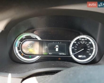 Серый Киа Niro, объемом двигателя 1.58 л и пробегом 170 тыс. км за 2300 $, фото 8 на Automoto.ua