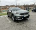 Серый Киа Niro, объемом двигателя 1.6 л и пробегом 130 тыс. км за 13799 $, фото 2 на Automoto.ua