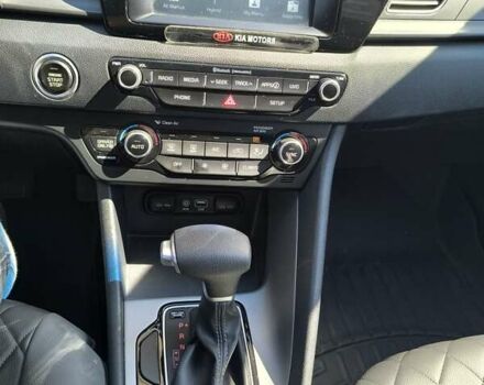 Серый Киа Niro, объемом двигателя 1.58 л и пробегом 160 тыс. км за 16700 $, фото 9 на Automoto.ua