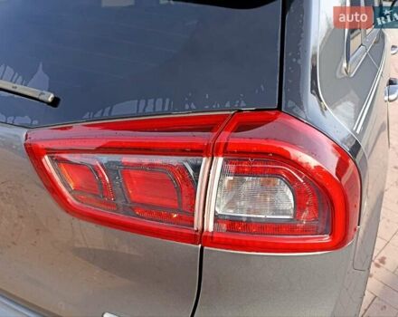 Сірий Кіа Niro, об'ємом двигуна 1.6 л та пробігом 148 тис. км за 14999 $, фото 26 на Automoto.ua