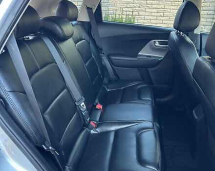 Серый Киа Niro, объемом двигателя 1.58 л и пробегом 122 тыс. км за 15800 $, фото 13 на Automoto.ua
