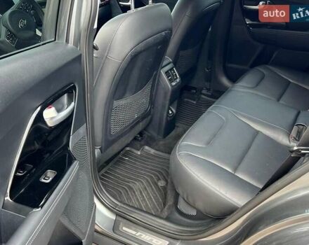 Сірий Кіа Niro, об'ємом двигуна 1.58 л та пробігом 92 тис. км за 17450 $, фото 18 на Automoto.ua