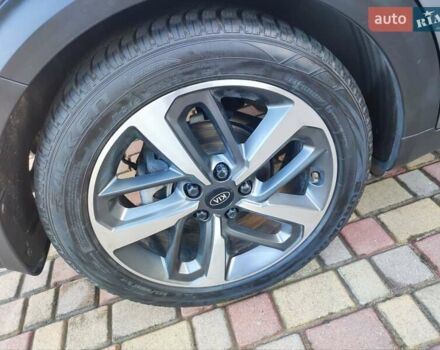 Сірий Кіа Niro, об'ємом двигуна 1.6 л та пробігом 148 тис. км за 14999 $, фото 35 на Automoto.ua