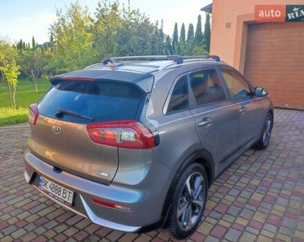 Сірий Кіа Niro, об'ємом двигуна 1.6 л та пробігом 148 тис. км за 14999 $, фото 10 на Automoto.ua