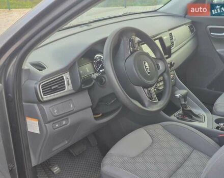 Серый Киа Niro, объемом двигателя 1.59 л и пробегом 190 тыс. км за 14700 $, фото 8 на Automoto.ua
