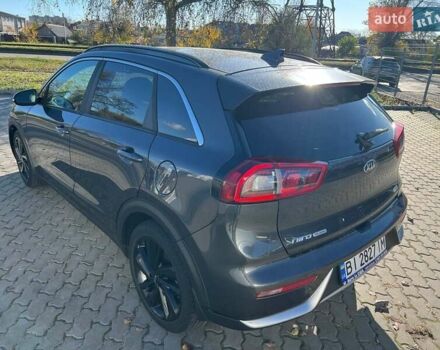 Серый Киа Niro, объемом двигателя 1.58 л и пробегом 288 тыс. км за 14500 $, фото 5 на Automoto.ua