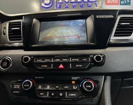 Кіа Niro 2017 у Києві на Automoto.ua Сірий Кіа Niro, об'ємом двигуна 1.6 л та пробігом 213 тис. км за 14000 $, фото 31 на Automoto.ua