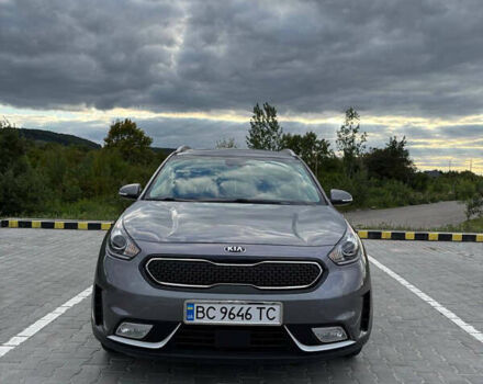 Серый Киа Niro, объемом двигателя 1.6 л и пробегом 144 тыс. км за 17300 $, фото 4 на Automoto.ua