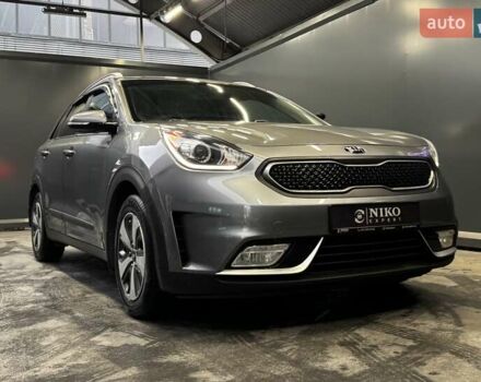 Кіа Niro 2017 у Києві на Automoto.ua Сірий Кіа Niro, об'ємом двигуна 1.6 л та пробігом 213 тис. км за 14000 $, фото 25 на Automoto.ua