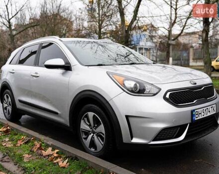 Сірий Кіа Niro, об'ємом двигуна 1.58 л та пробігом 227 тис. км за 14500 $, фото 33 на Automoto.ua