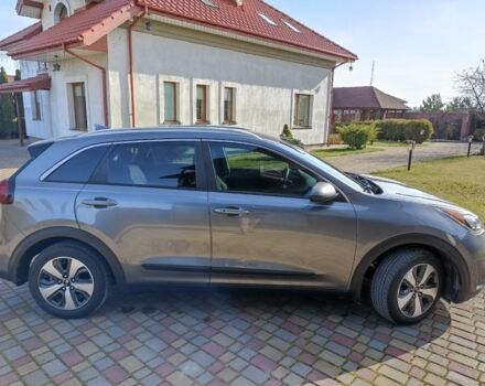 Сірий Кіа Niro, об'ємом двигуна 0.16 л та пробігом 134 тис. км за 15999 $, фото 14 на Automoto.ua