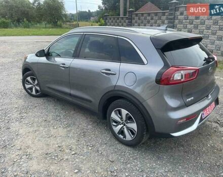 Серый Киа Niro, объемом двигателя 1.58 л и пробегом 140 тыс. км за 15500 $, фото 2 на Automoto.ua