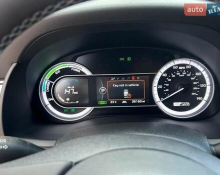 Сірий Кіа Niro, об'ємом двигуна 1.58 л та пробігом 92 тис. км за 17450 $, фото 11 на Automoto.ua