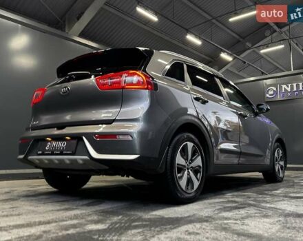 Кіа Niro 2017 у Києві на Automoto.ua Сірий Кіа Niro, об'ємом двигуна 1.6 л та пробігом 213 тис. км за 14000 $, фото 17 на Automoto.ua