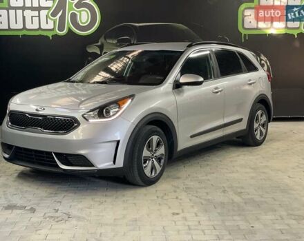 Серый Киа Niro, объемом двигателя 1.58 л и пробегом 176 тыс. км за 17800 $, фото 2 на Automoto.ua
