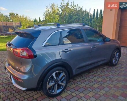 Сірий Кіа Niro, об'ємом двигуна 1.6 л та пробігом 148 тис. км за 14999 $, фото 7 на Automoto.ua