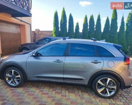 Сірий Кіа Niro, об'ємом двигуна 1.6 л та пробігом 148 тис. км за 14999 $, фото 5 на Automoto.ua