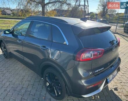 Серый Киа Niro, объемом двигателя 1.58 л и пробегом 288 тыс. км за 14500 $, фото 1 на Automoto.ua