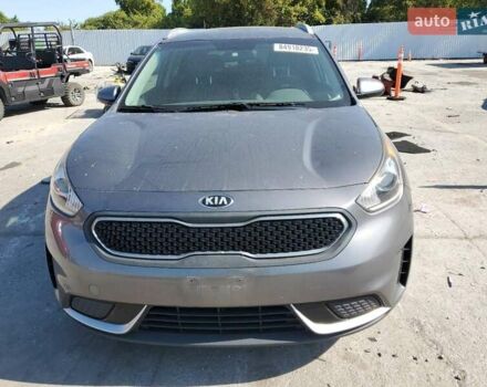 Серый Киа Niro, объемом двигателя 1.58 л и пробегом 170 тыс. км за 2300 $, фото 4 на Automoto.ua