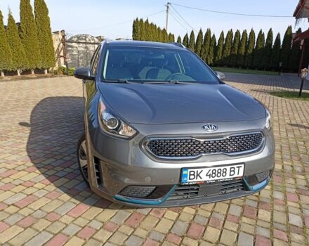 Сірий Кіа Niro, об'ємом двигуна 0.16 л та пробігом 134 тис. км за 15999 $, фото 6 на Automoto.ua