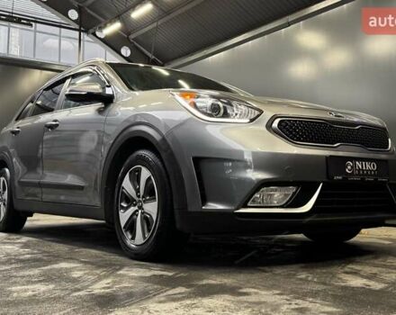 Кіа Niro 2017 у Києві на Automoto.ua Сірий Кіа Niro, об'ємом двигуна 1.6 л та пробігом 213 тис. км за 14000 $, фото 24 на Automoto.ua