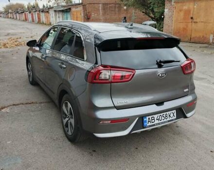 Серый Киа Niro, объемом двигателя 1.58 л и пробегом 172 тыс. км за 15900 $, фото 8 на Automoto.ua