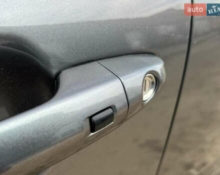 Сірий Кіа Niro, об'ємом двигуна 1.58 л та пробігом 92 тис. км за 17450 $, фото 8 на Automoto.ua