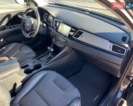 Серый Киа Niro, объемом двигателя 1.58 л и пробегом 288 тыс. км за 14500 $, фото 8 на Automoto.ua