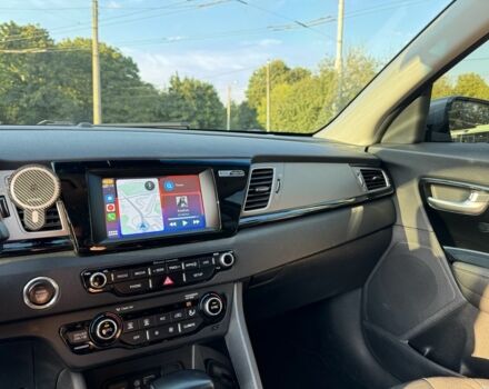 Серый Киа Niro, объемом двигателя 1.6 л и пробегом 130 тыс. км за 13799 $, фото 8 на Automoto.ua