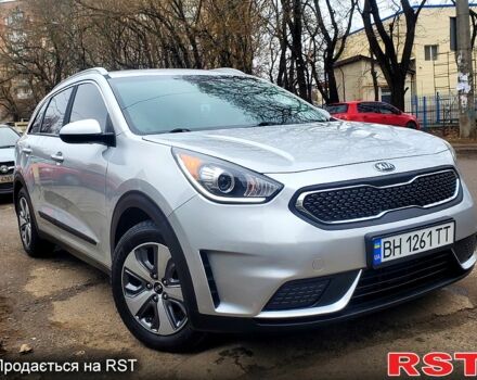 Серый Киа Niro, объемом двигателя 1.6 л и пробегом 250 тыс. км за 14950 $, фото 11 на Automoto.ua