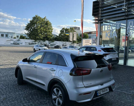 Сірий Кіа Niro, об'ємом двигуна 1.58 л та пробігом 79 тис. км за 15499 $, фото 12 на Automoto.ua