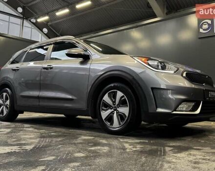 Кіа Niro 2017 у Києві на Automoto.ua Сірий Кіа Niro, об'ємом двигуна 1.6 л та пробігом 213 тис. км за 14000 $, фото 22 на Automoto.ua