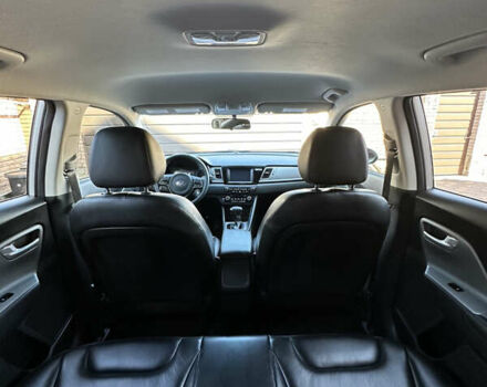 Серый Киа Niro, объемом двигателя 1.58 л и пробегом 122 тыс. км за 15800 $, фото 12 на Automoto.ua