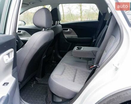 Сірий Кіа Niro, об'ємом двигуна 1.58 л та пробігом 227 тис. км за 14500 $, фото 16 на Automoto.ua