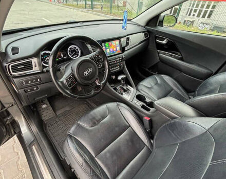 Серый Киа Niro, объемом двигателя 1.6 л и пробегом 144 тыс. км за 17300 $, фото 11 на Automoto.ua
