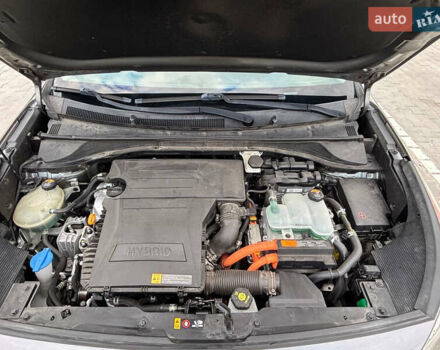 Серый Киа Niro, объемом двигателя 1.6 л и пробегом 144 тыс. км за 17300 $, фото 23 на Automoto.ua