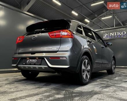 Кіа Niro 2017 у Києві на Automoto.ua Сірий Кіа Niro, об'ємом двигуна 1.6 л та пробігом 213 тис. км за 14000 $, фото 15 на Automoto.ua
