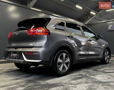 Кіа Niro 2017 у Києві на Automoto.ua Сірий Кіа Niro, об'ємом двигуна 1.6 л та пробігом 213 тис. км за 14000 $, фото 18 на Automoto.ua
