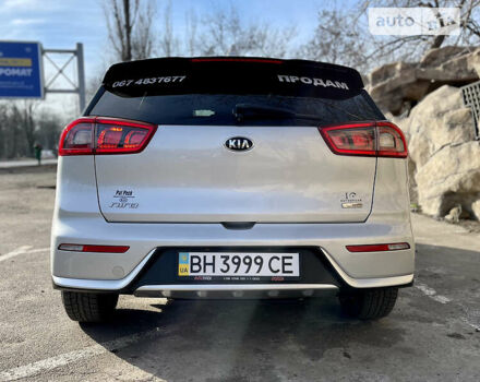 Серый Киа Niro, объемом двигателя 1.6 л и пробегом 55 тыс. км за 20000 $, фото 4 на Automoto.ua