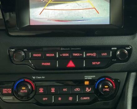 Серый Киа Niro, объемом двигателя 1.58 л и пробегом 176 тыс. км за 17800 $, фото 15 на Automoto.ua