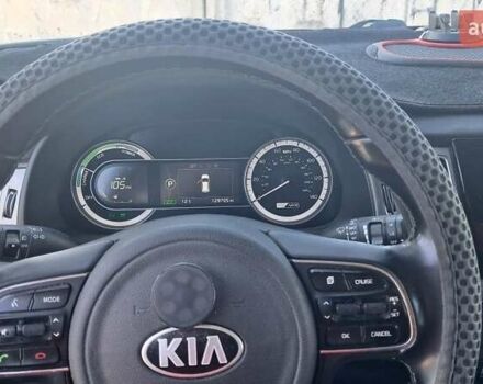 Серый Киа Niro, объемом двигателя 1.6 л и пробегом 200 тыс. км за 14600 $, фото 5 на Automoto.ua