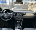Серый Киа Niro, объемом двигателя 1.6 л и пробегом 55 тыс. км за 20000 $, фото 5 на Automoto.ua